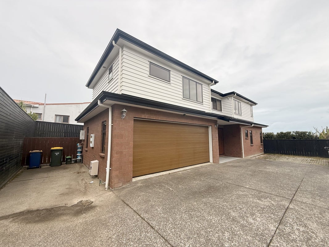 791C East Coast Road, Northcross, Auckland - Carousel 1