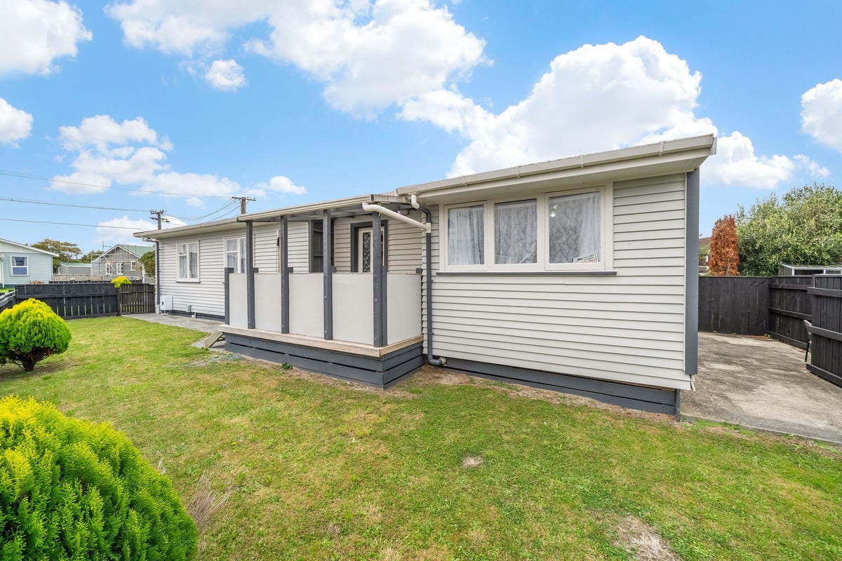 1/21 Randwick Crescent, Moera, Lower Hutt - Carousel 1
