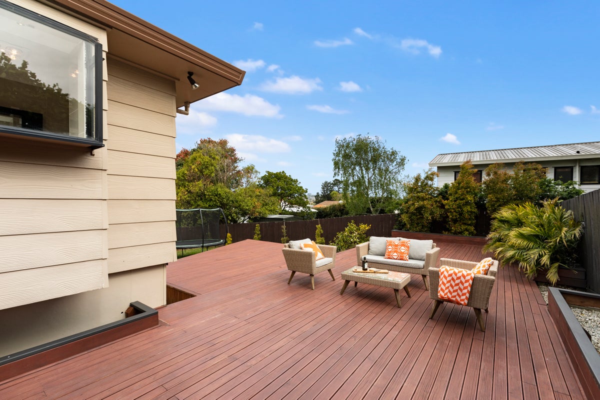 32 Gosford Drive, Botany Downs, Auckland - Carousel 1