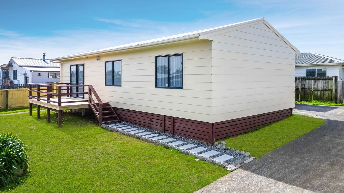 1/24 Templeton Place, Clendon Park, Auckland - Carousel 2