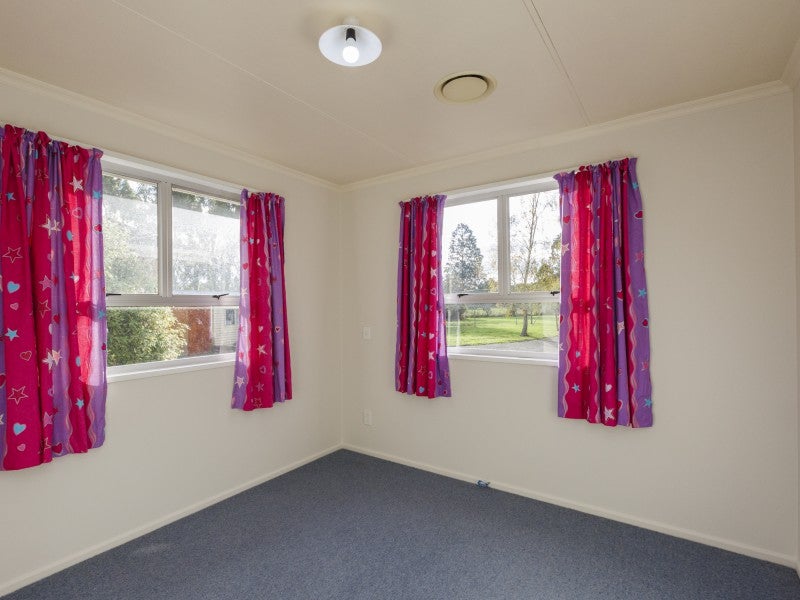 11 Hazelhurst Line, Kelvin Grove, Palmerston North - Carousel 26