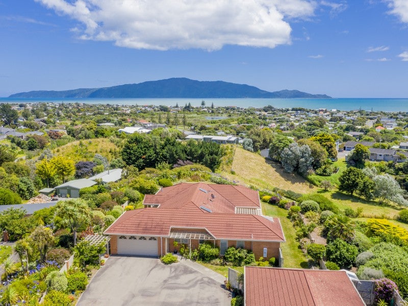 31 Flaxmere Street, Waikanae Beach, Waikanae - Carousel 2