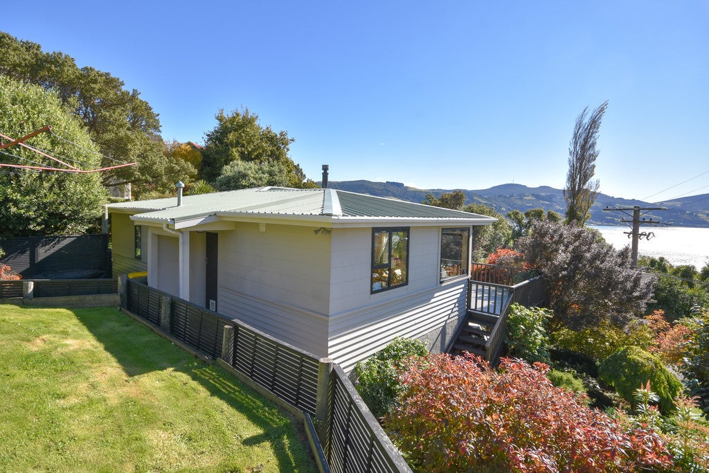 13 Hellyer Street, Macandrew Bay, Dunedin - Carousel 2