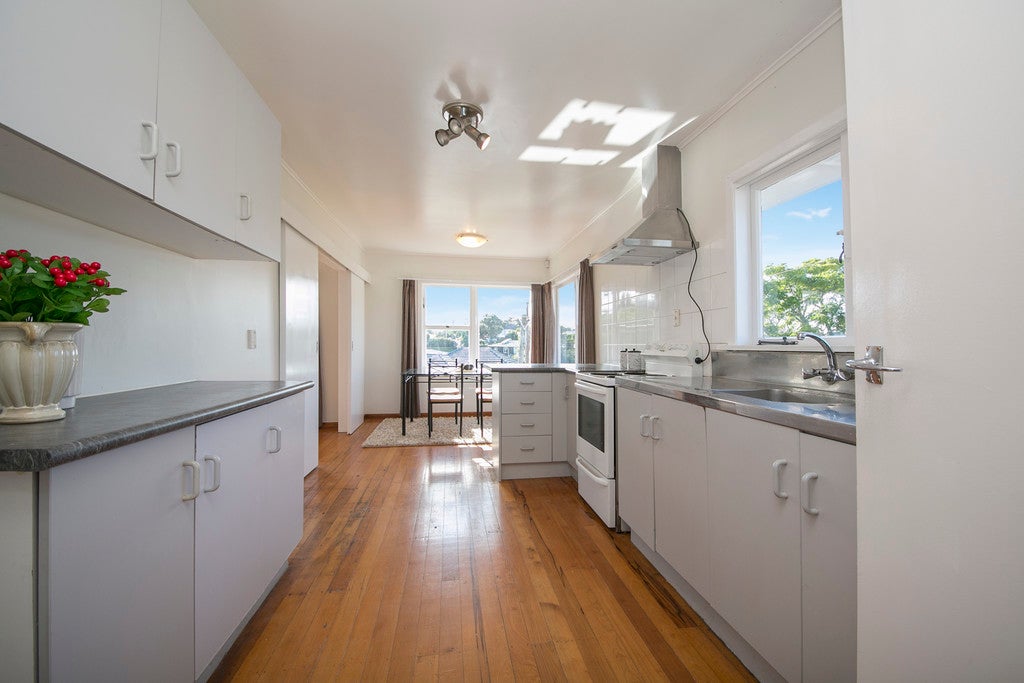 12 Peter Mulgrew Street, New Windsor, Auckland - Carousel 2