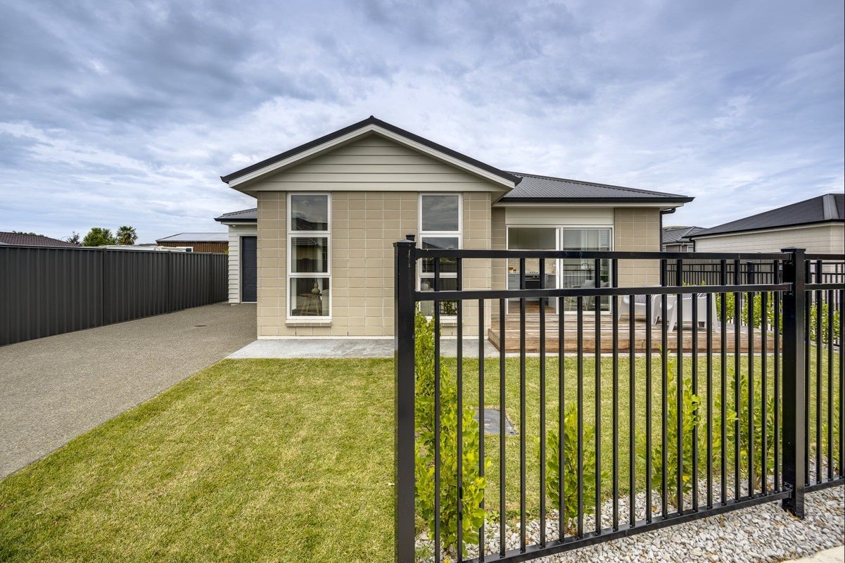 15 West Place, Greenmeadows, Napier - Carousel 1