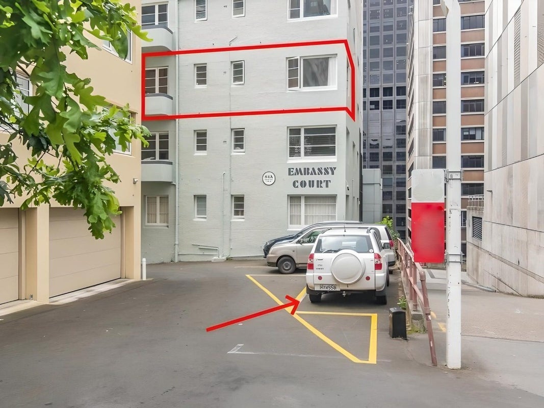 11/84A Boulcott ST, Wellington Central, Wellington - Carousel 1