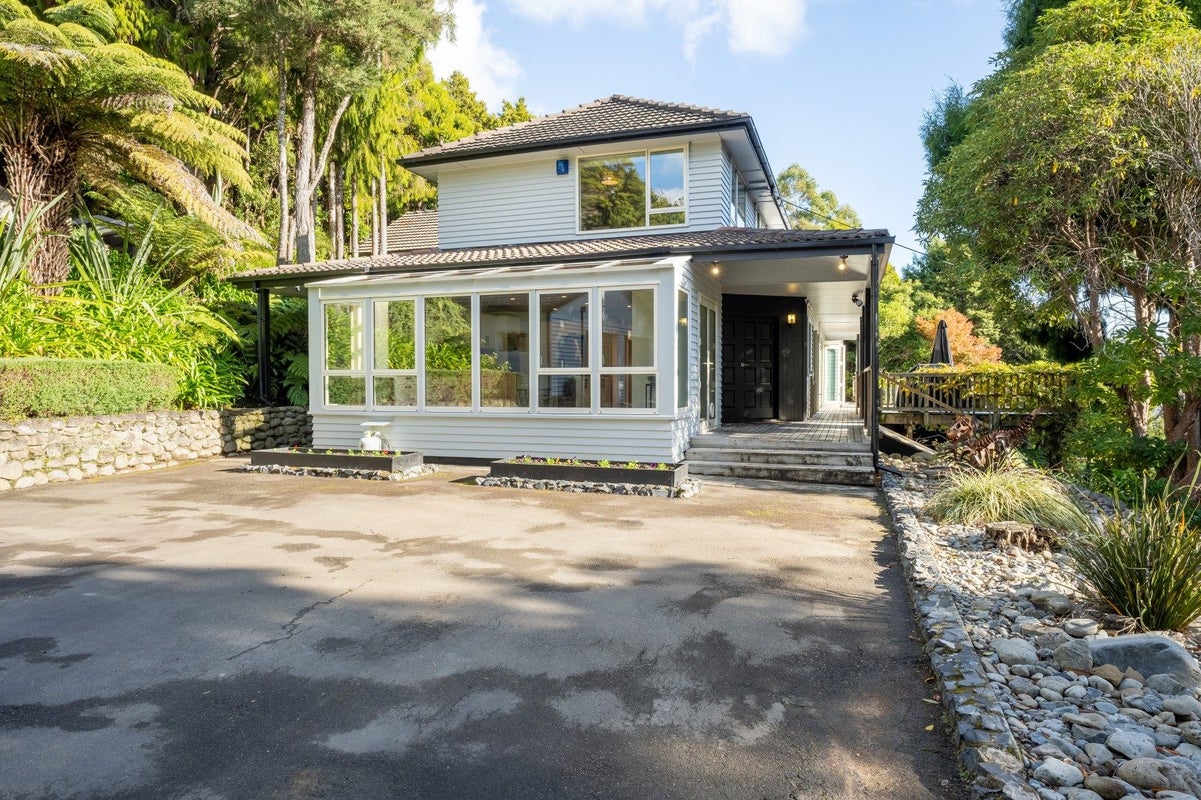 74A Heretaunga Square, Silverstream, Upper Hutt - Carousel 1