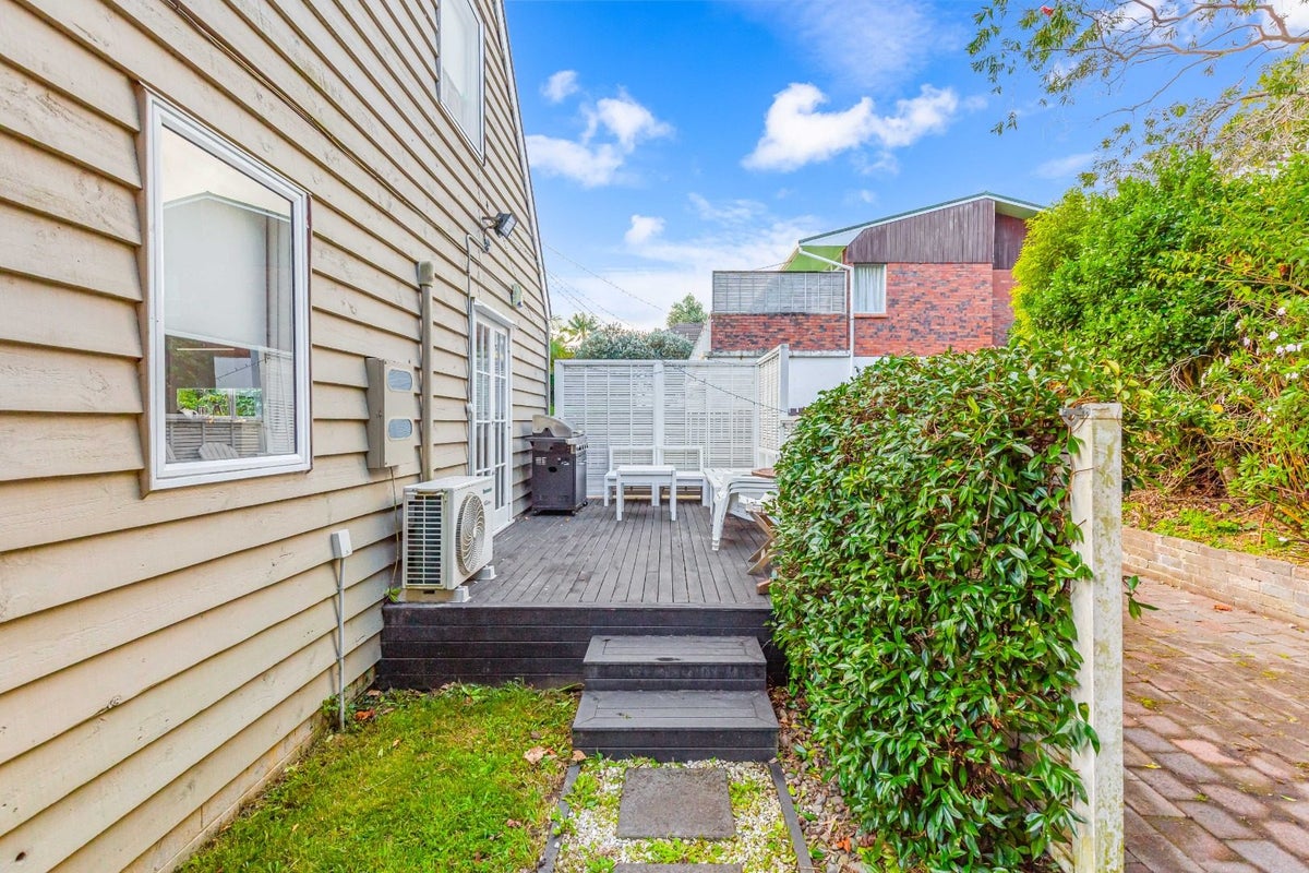 2/32 Moana Avenue, Onehunga, Auckland - Carousel 2