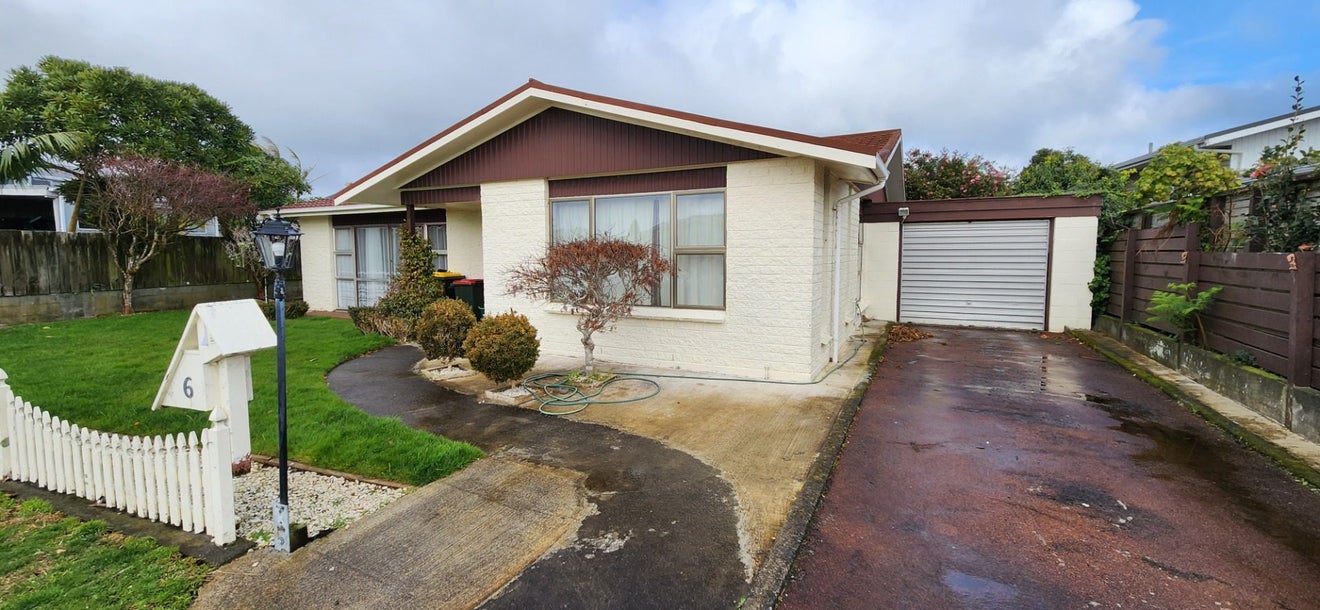 6 Evelyn Place, Welbourn, New Plymouth - Carousel 2
