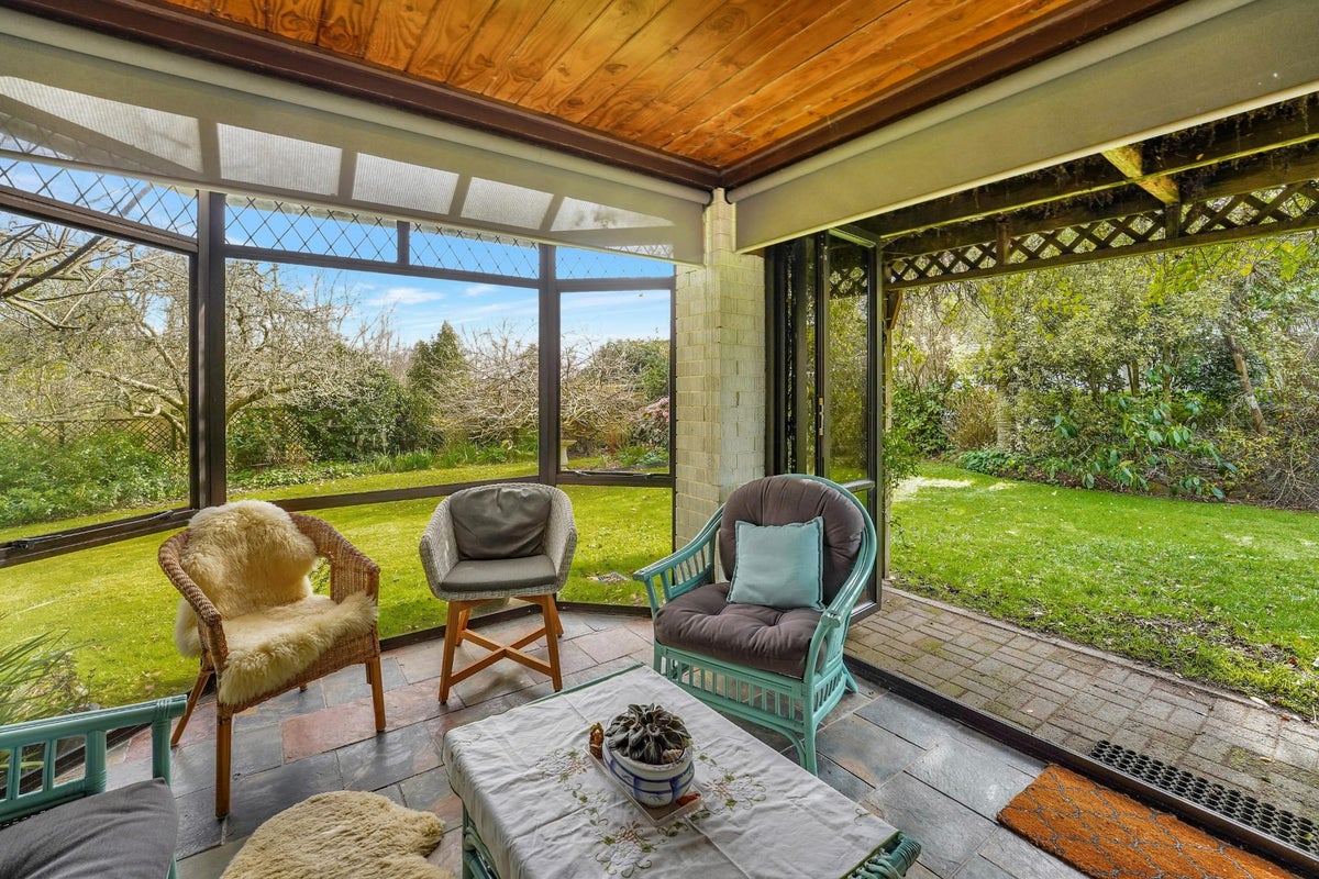 31 Marlowe Drive, Leamington, Cambridge - Carousel 2
