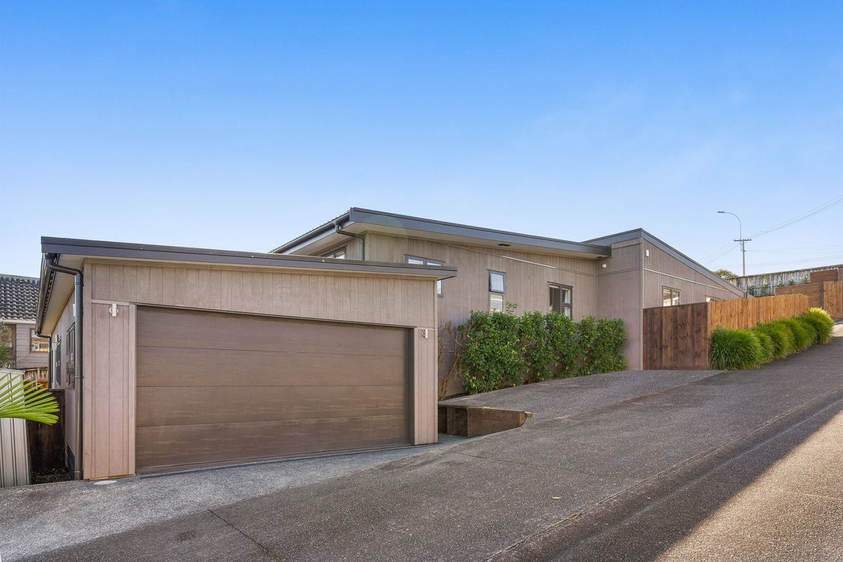 48 Carlisle Road, Browns Bay, Auckland - Carousel 2