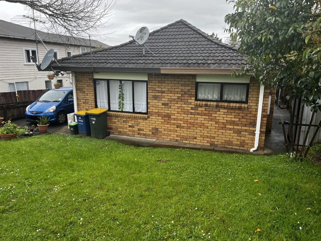 1/62 Titirangi Road, New Lynn, Auckland - Carousel 2