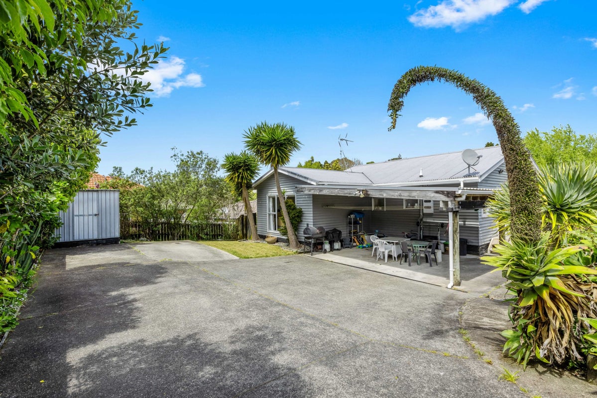 151 Brian Crescent, Stanmore Bay, Whangaparaoa - Carousel 1