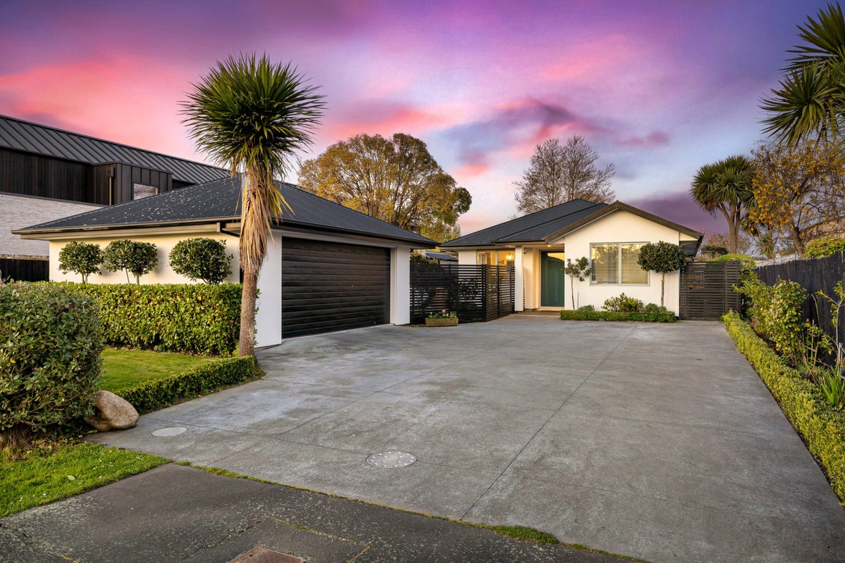 18 Kenwyn Avenue, St Albans, Christchurch - Carousel 1