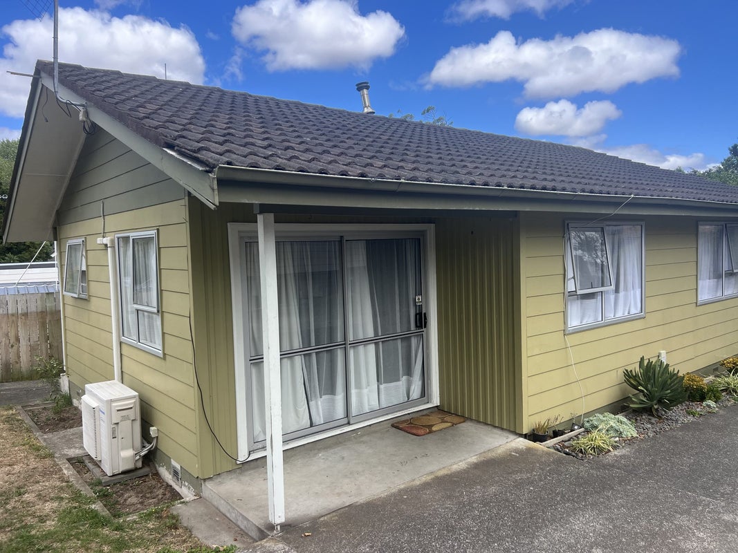 21A Cleveland Street, Bader, Hamilton - Carousel 1