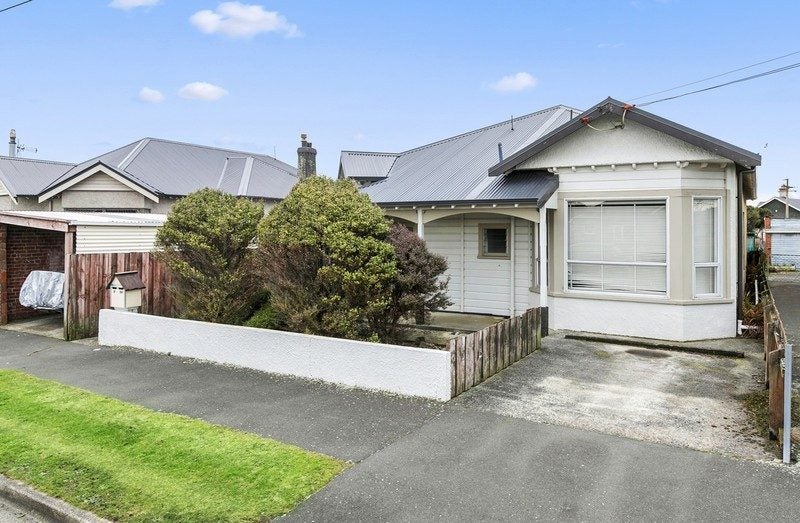 33 Normanby Street, Saint Kilda, Dunedin - Carousel 1
