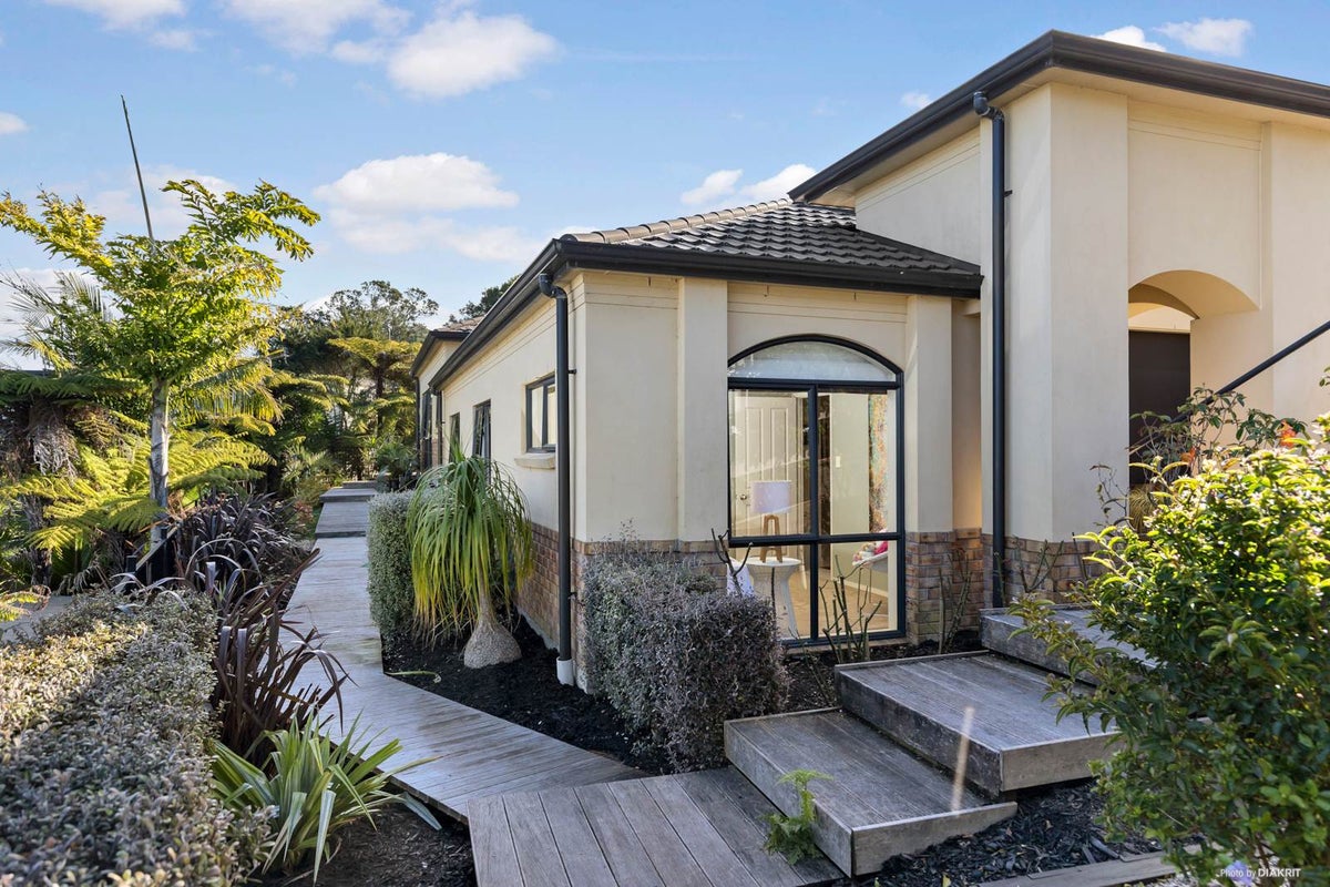 5A Gill Crescent, Blockhouse Bay, Auckland - Carousel 1