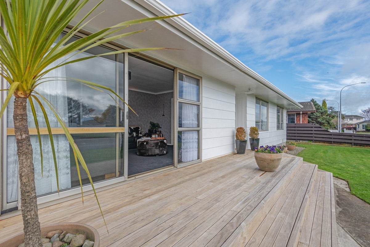 124 Benmore Avenue, Cloverlea, Palmerston North - Carousel 16