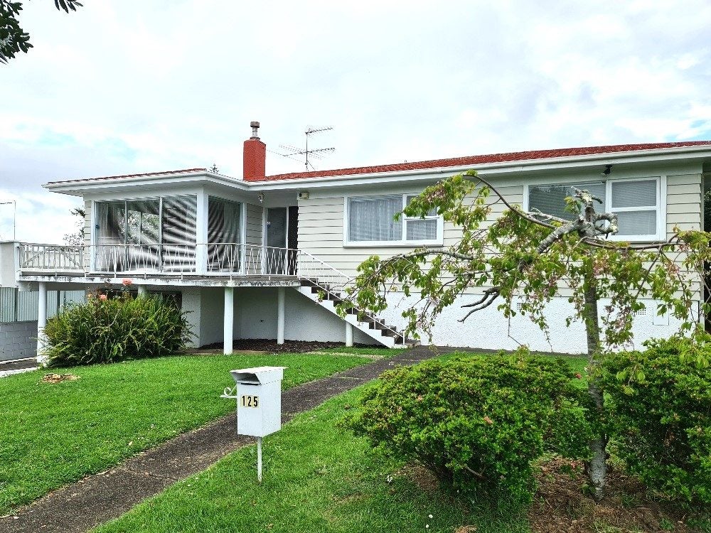 125 Reeves Road, Pakuranga Heights, Auckland - Carousel 1