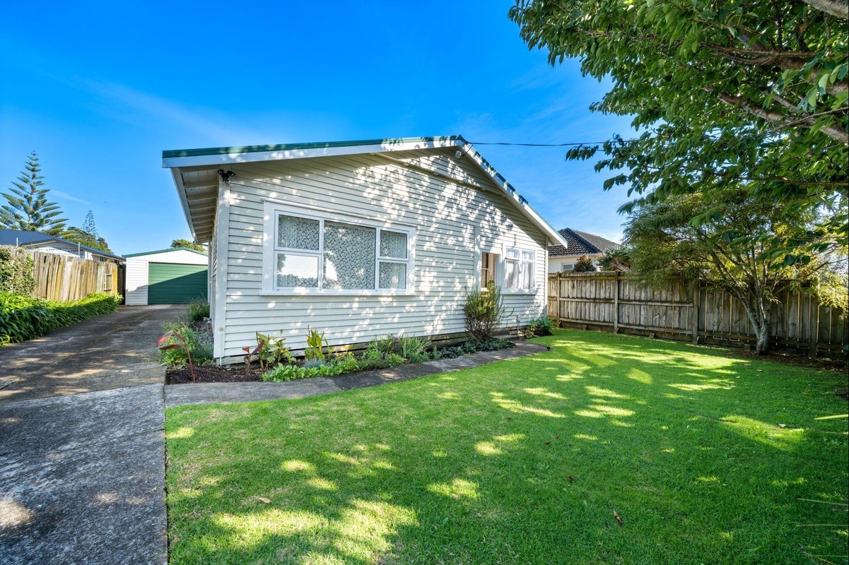 44 Fitzroy Road, Fitzroy, New Plymouth - Carousel 1
