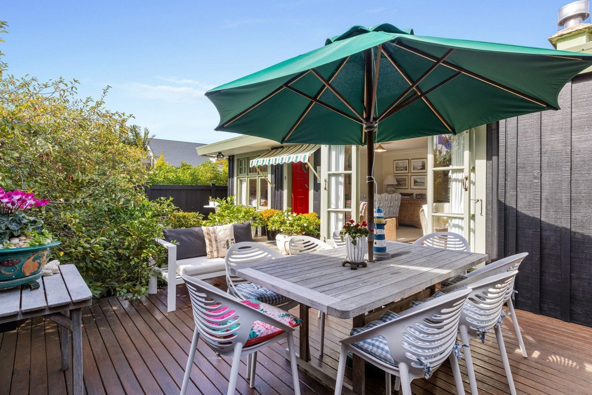 16A Laurence Street, Manly, Whangaparaoa - Carousel 1