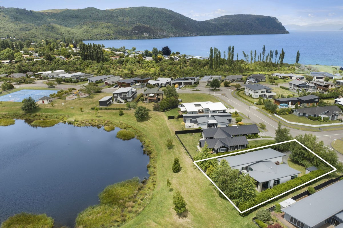 10 Okaia Drive, Kinloch, Taupo - Carousel 1