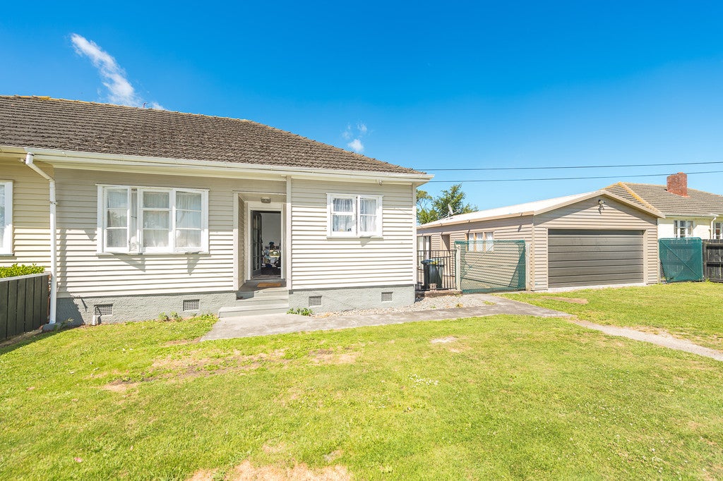 44 Hakeke Street, Whanganui East, Whanganui - Carousel 1