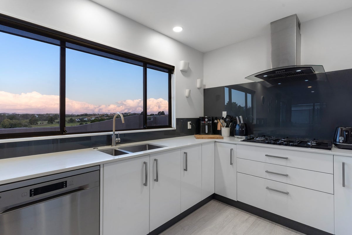 18 Roseville Road, Gulf Harbour, Whangaparaoa - Carousel 2
