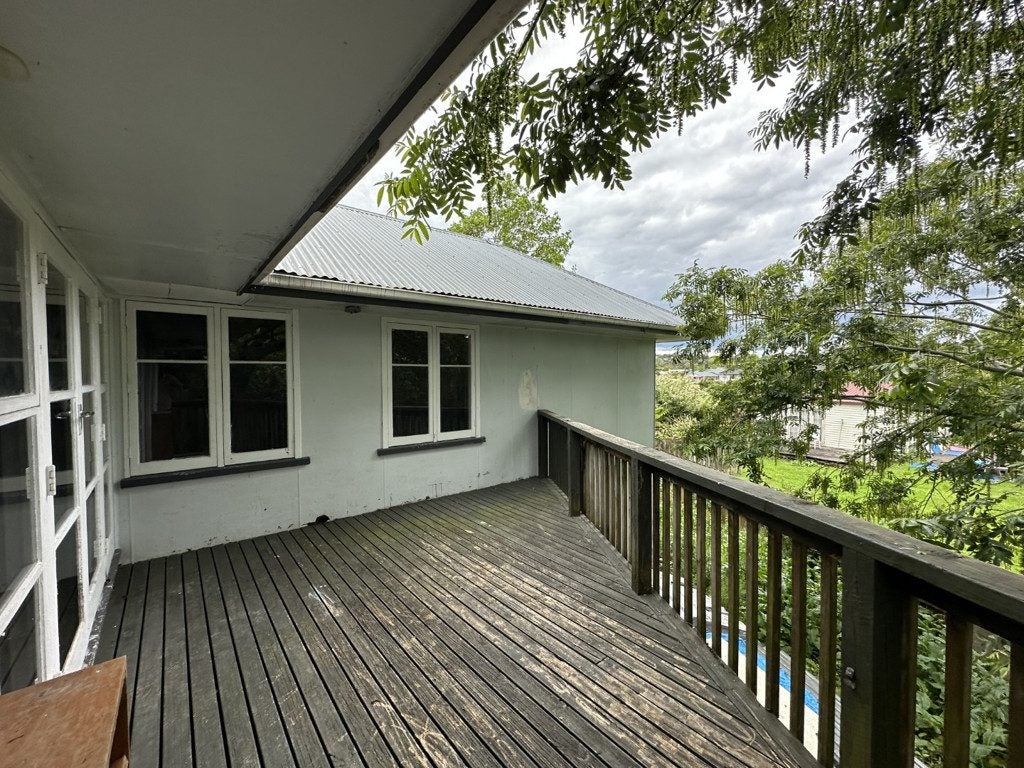 32 Kashmir Road, Glen Eden, Auckland - Carousel 13