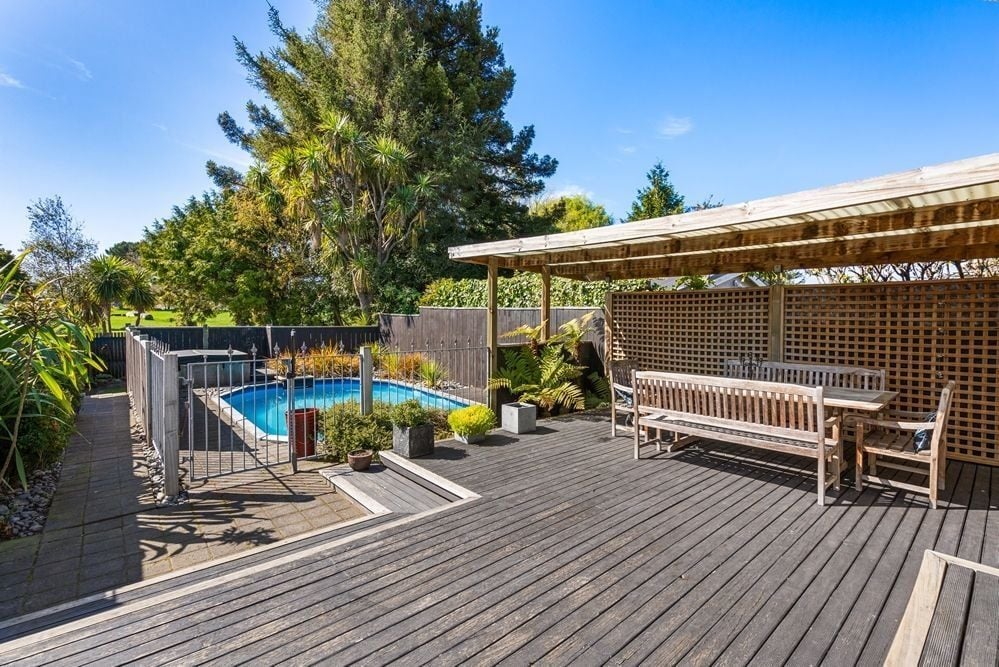 46 Warren Crescent, Hillmorton, Christchurch - Carousel 2