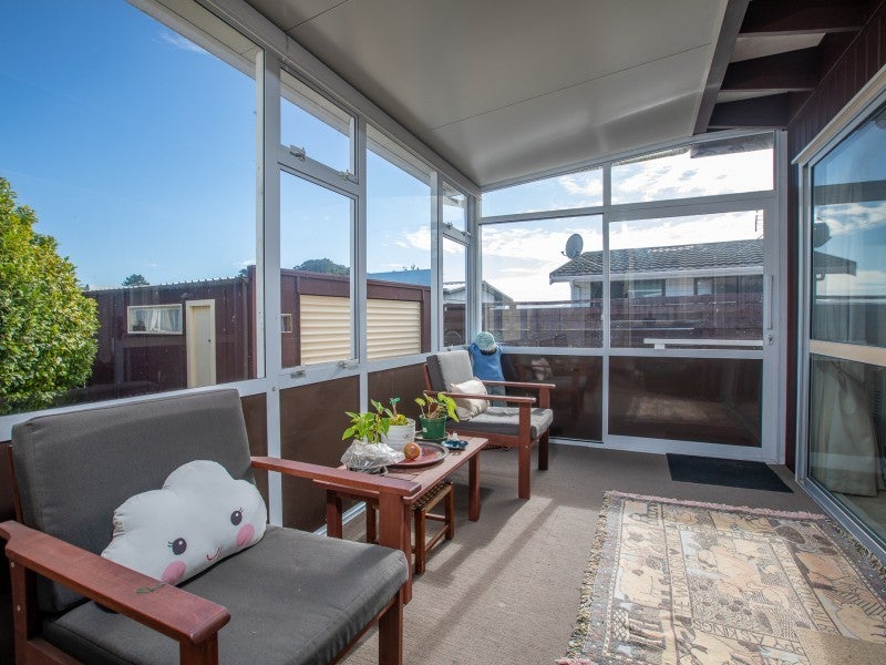 14 The Sounding, Whitby, Porirua - Carousel 21