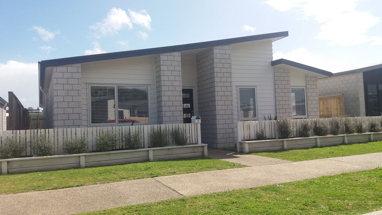 5 Boulder Lane, Pyes Pa, Tauranga - Carousel 1
