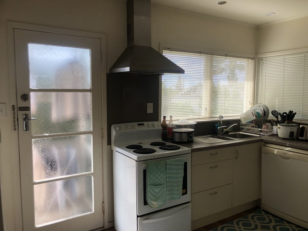 1/53 Shakespeare Road, Milford, Auckland - Carousel 2