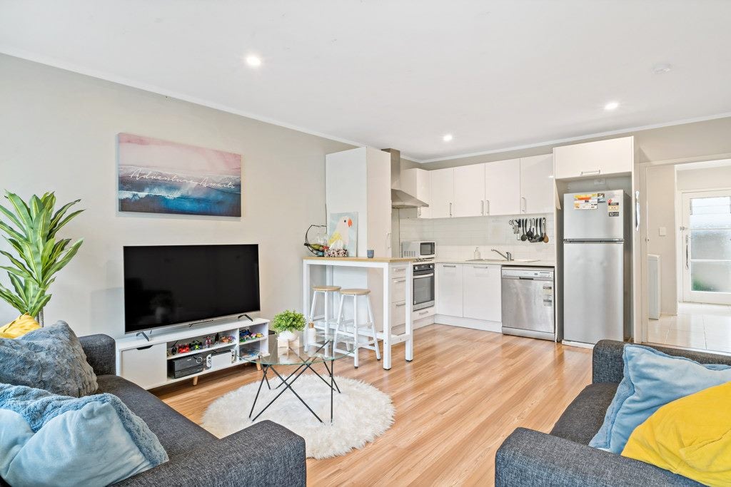 2/20 Campbell Road, One Tree Hill, Auckland - Carousel 1
