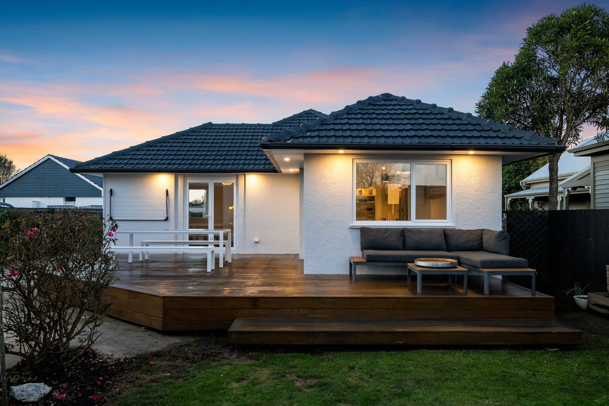 115 Sawyers Arms Road, Northcote, Christchurch - Carousel 2