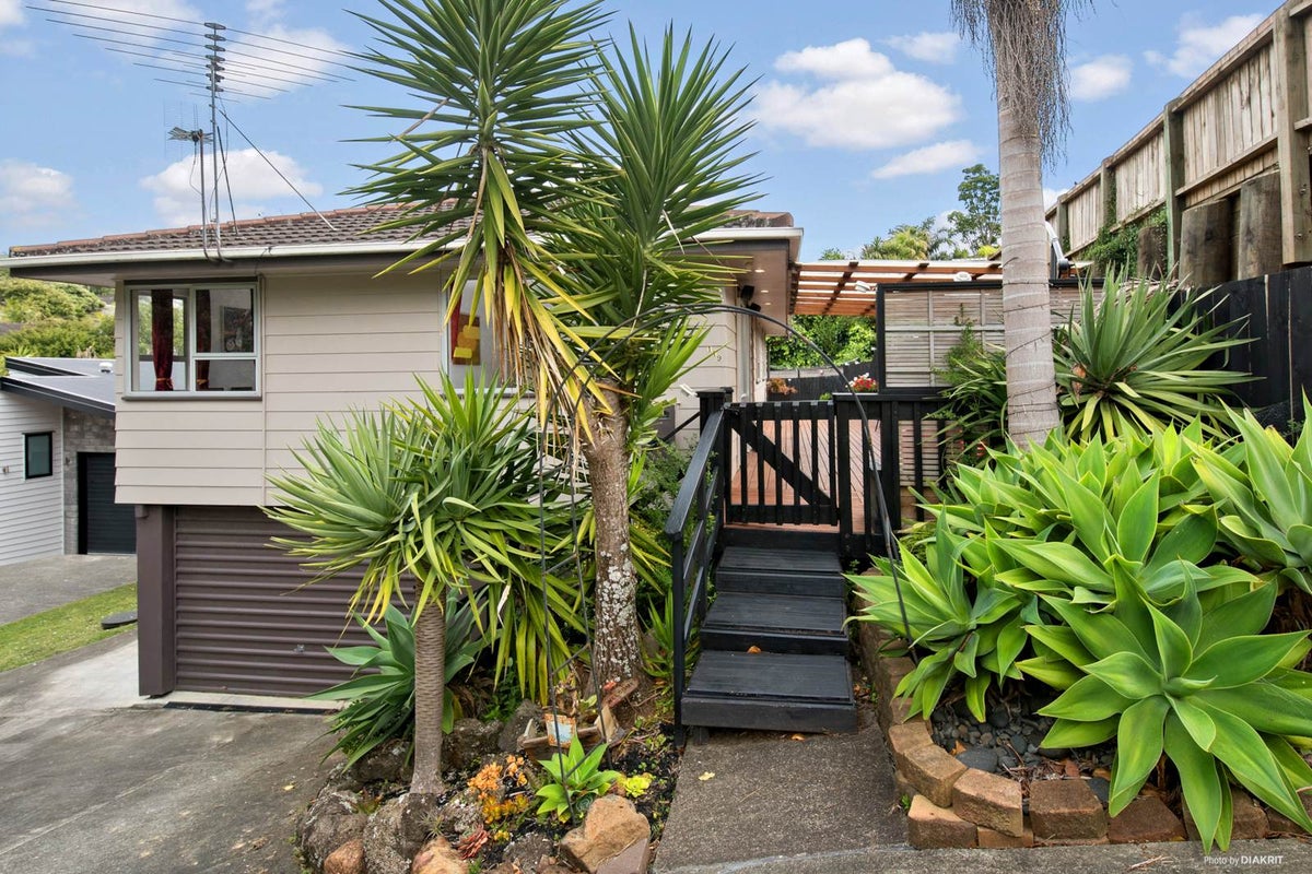 119 Weatherly Road, Torbay, Auckland - Carousel 1