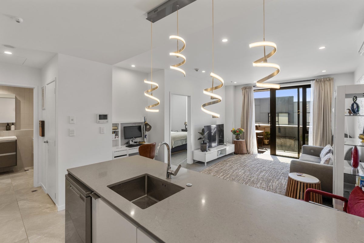 202/1 Kimiora Street, Three Kings, Auckland - Carousel 1