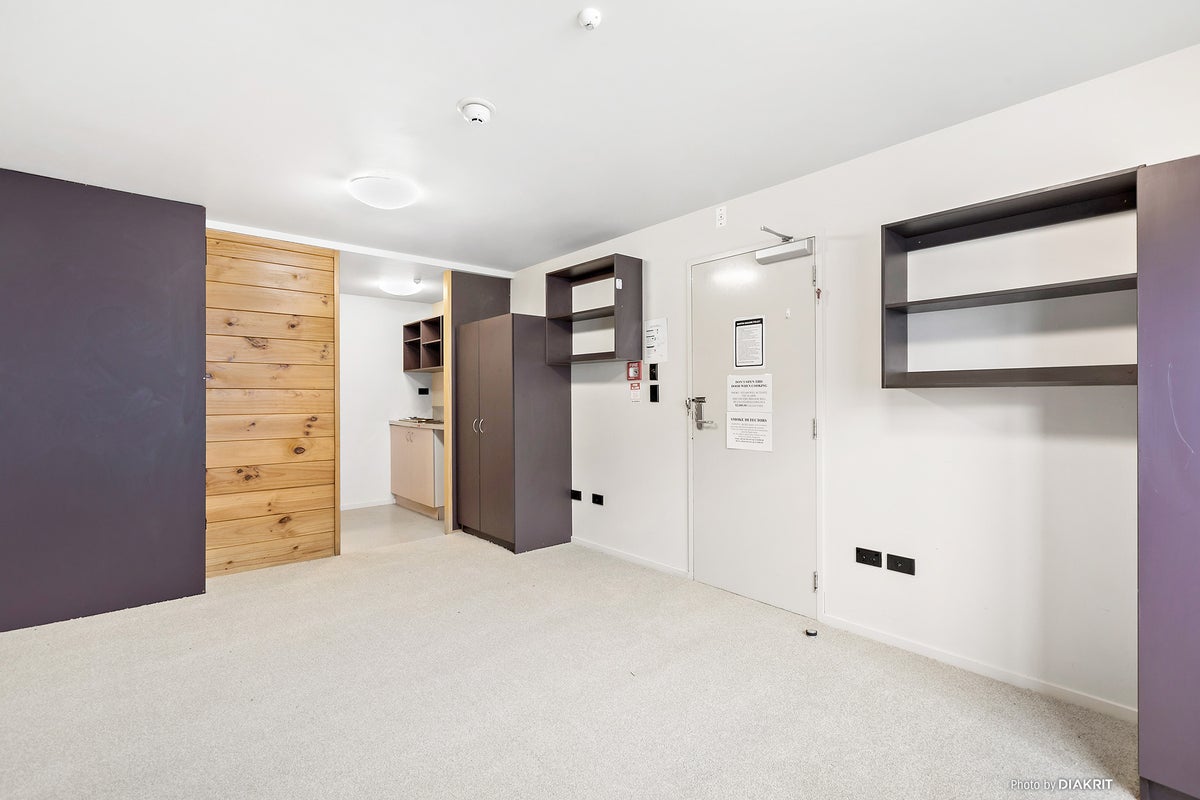 113/12 Martin Square, Te Aro, Wellington - Carousel 2
