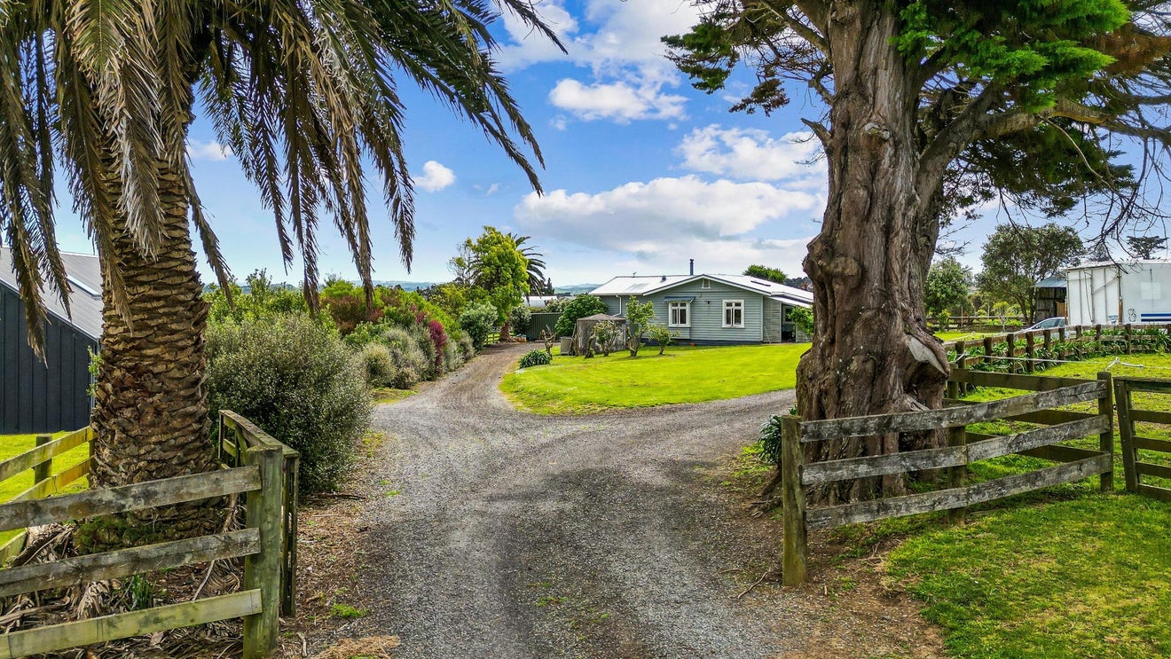 42 Boyd Road, Pukekohe - Carousel 2