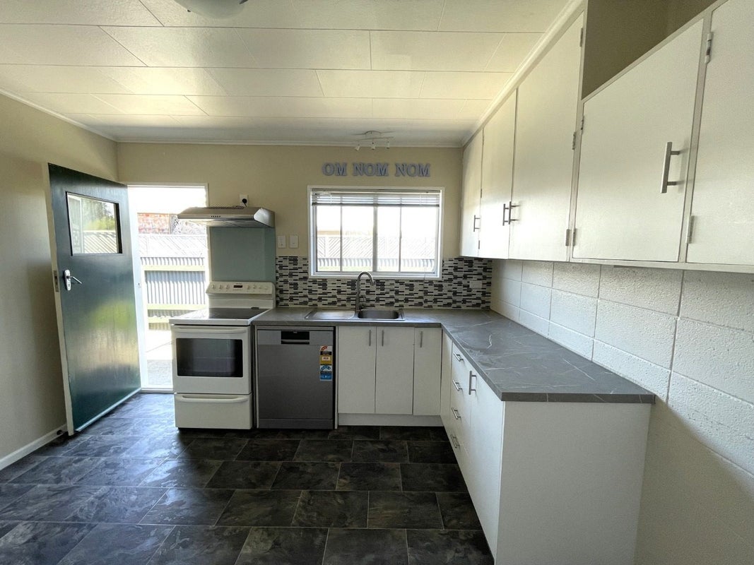 2/24 Coventry Avenue, Tamatea, Napier - Carousel 2