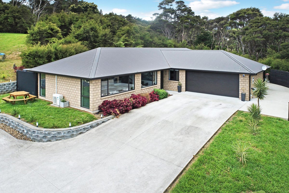 24 Pinnacle Hill Road, Pokeno - Carousel 1