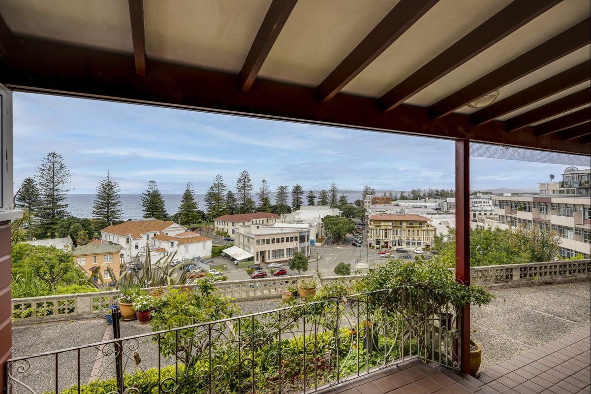 17 Brewster Street, Bluff Hill, Napier - Carousel 2