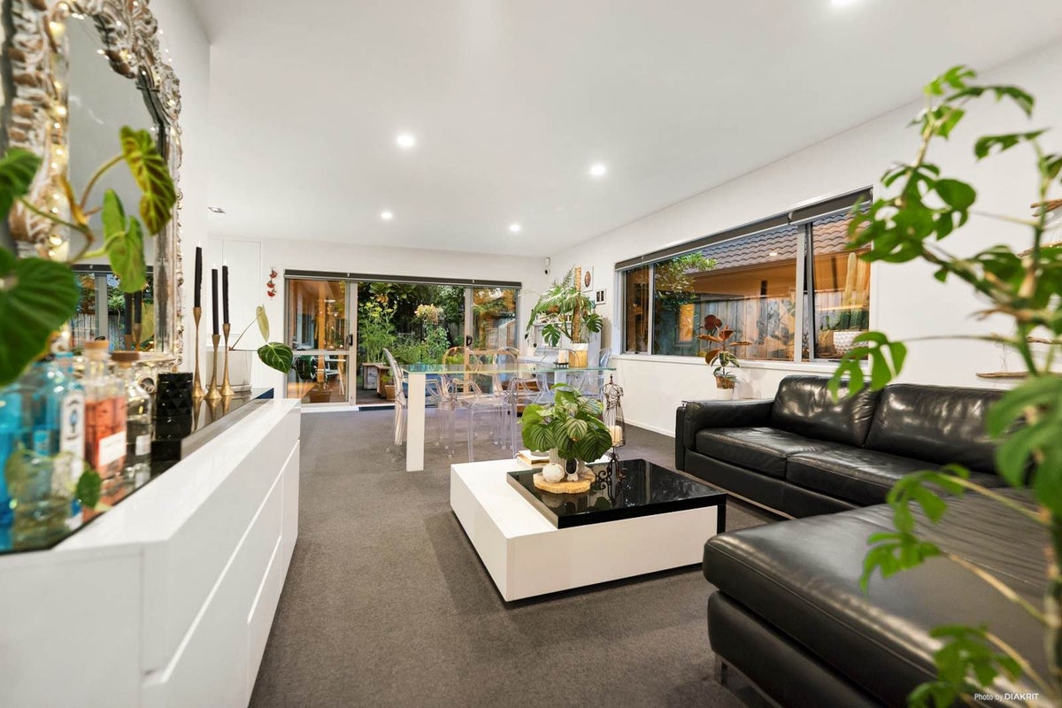 42 Flintridge Drive, Flat Bush, Auckland - Carousel 2