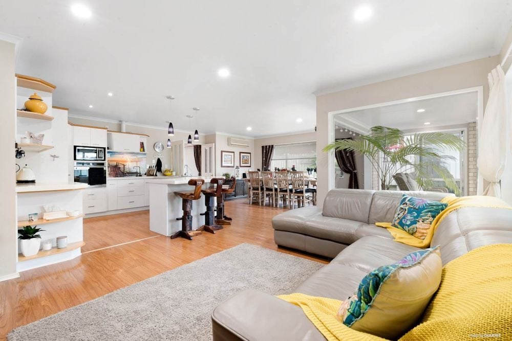 8 Parkhaven Drive, Rosehill, Papakura - Carousel 2