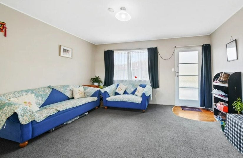 8/121 Bell RD, GRACEFIELD, LOWER HUTT - Carousel 1