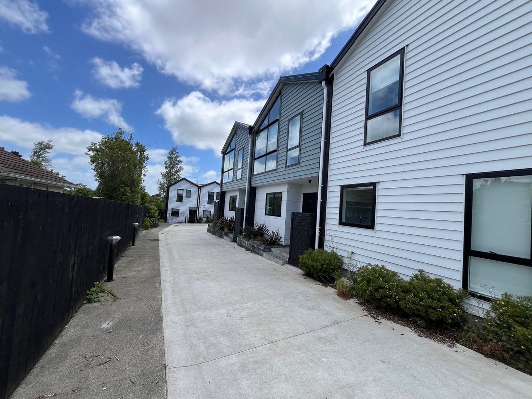 2/110 Kervil Avenue, Te Atatu Peninsula, Auckland - Carousel 12