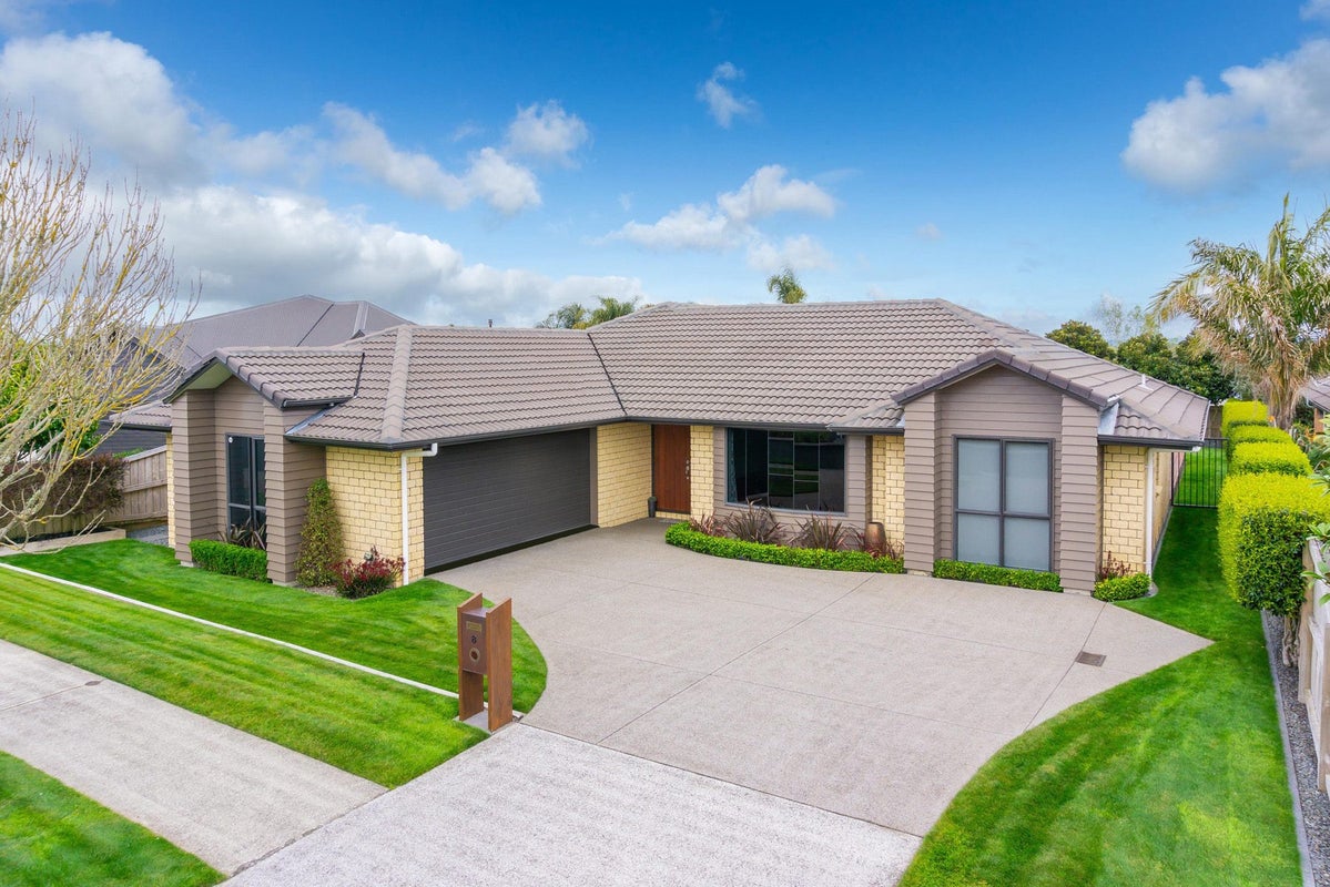 8 Compton Grove, Huntington, Hamilton - Carousel 1