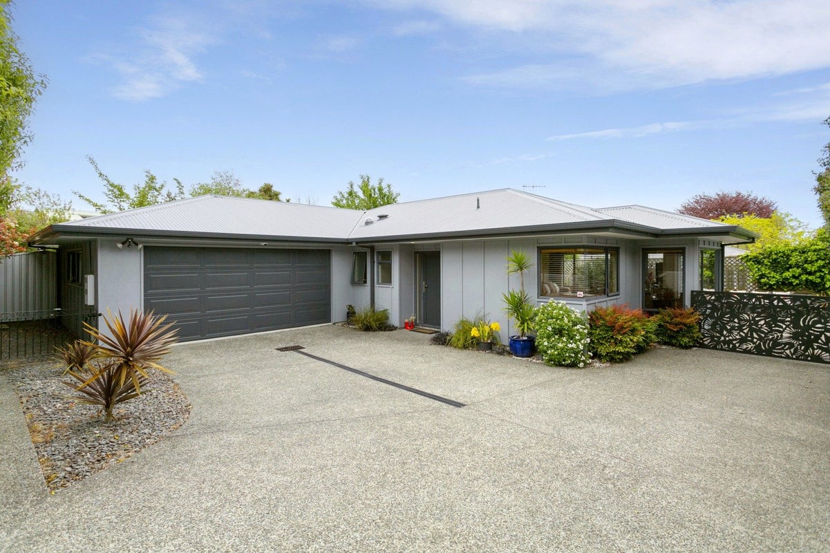 9 Sunset Street, Hilltop, Taupo - Carousel 1