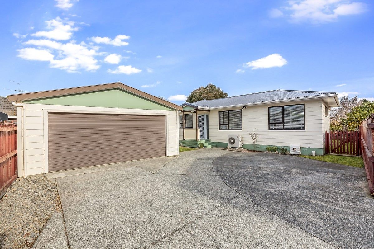 19 Laredo Grove, Totara Park, Upper Hutt - Carousel 2