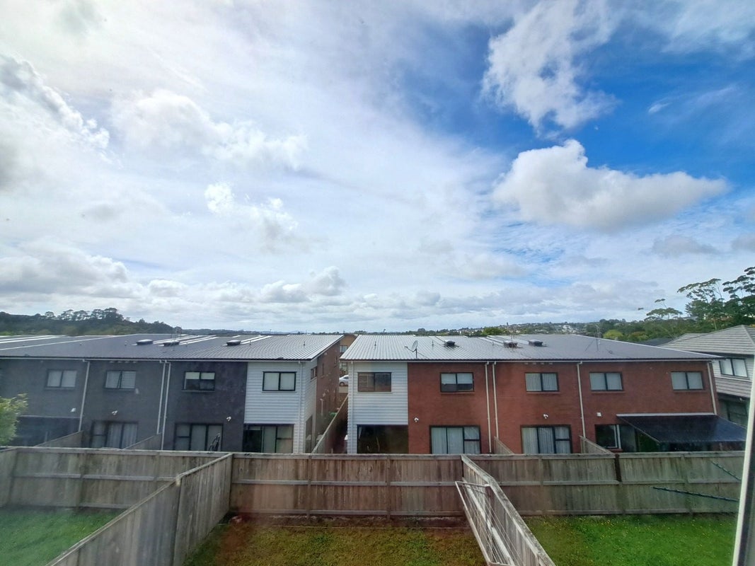 54 Vincent McGrath Crescent, Swanson, Auckland - Carousel 11